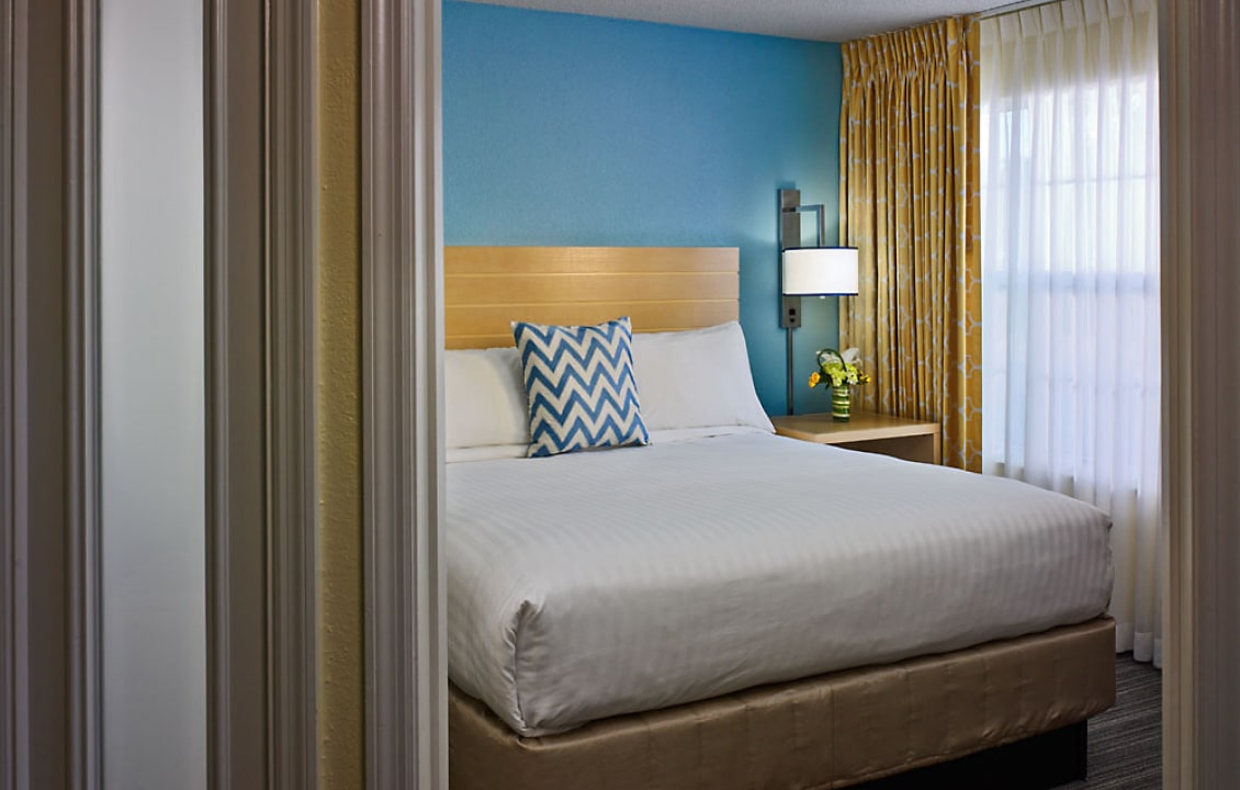 sonesta hotel room bed